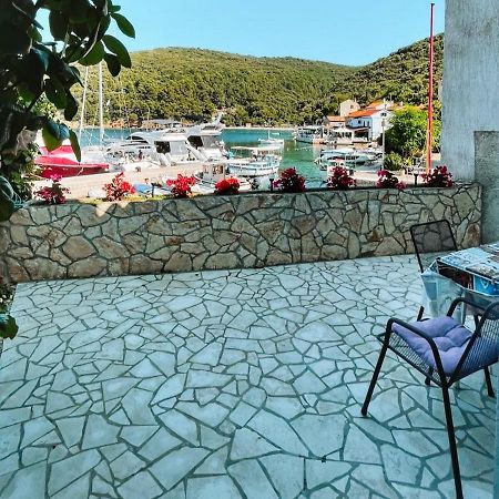 Guesthouse Porto Cres Buitenkant foto