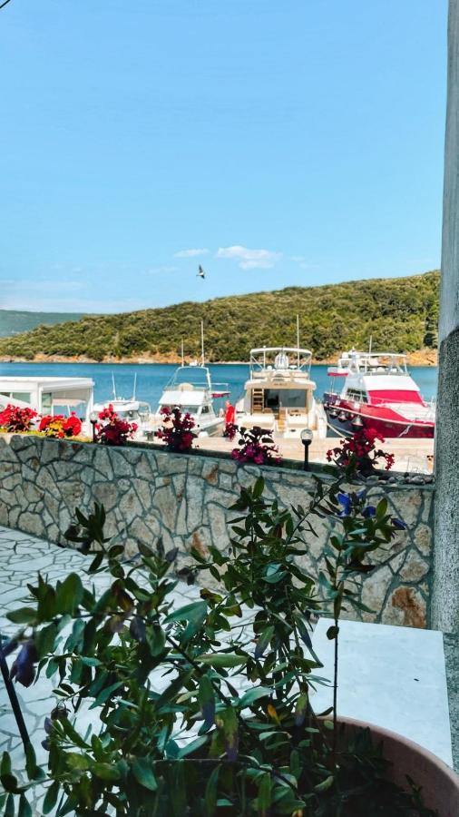 Guesthouse Porto Cres Buitenkant foto