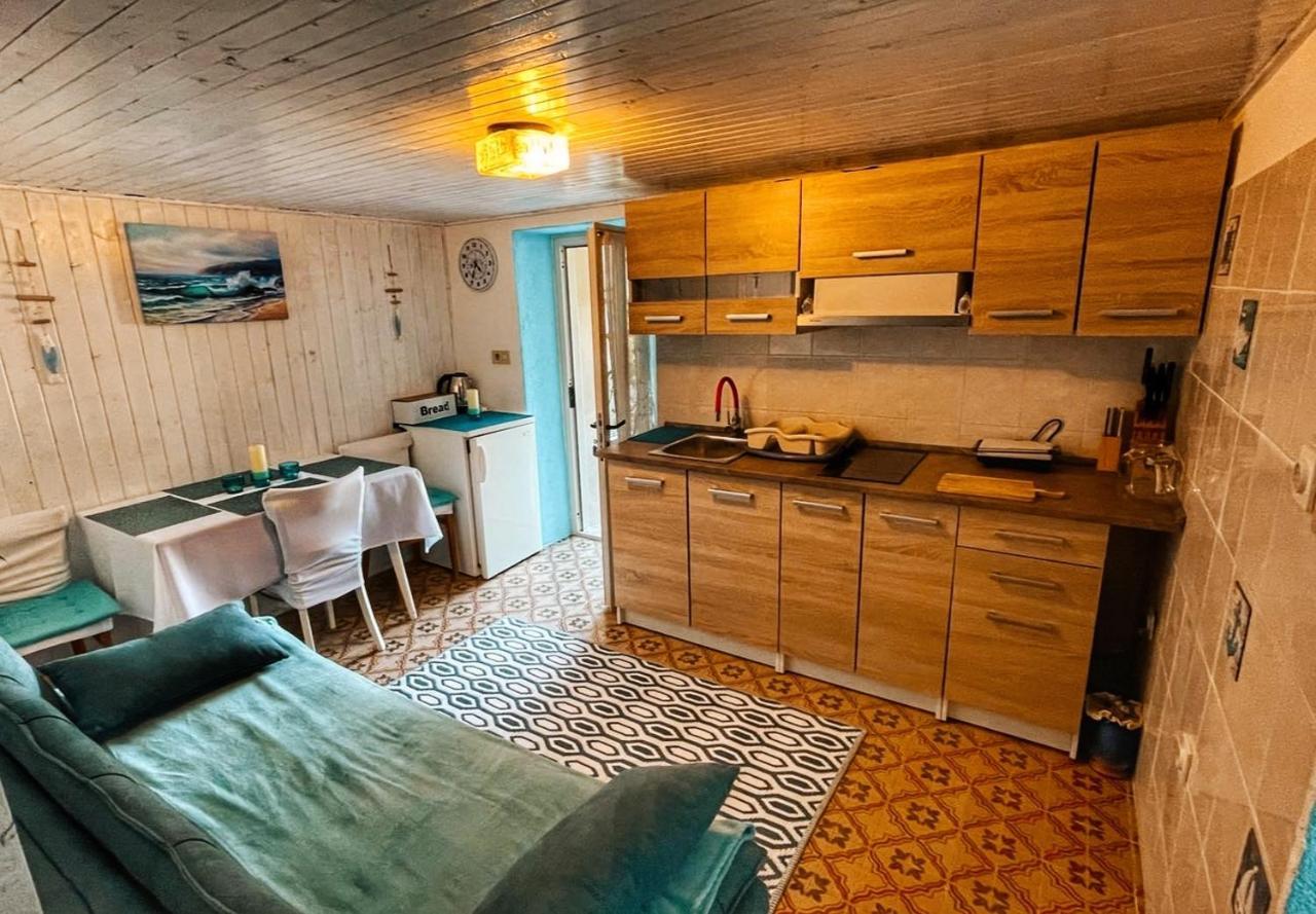 Guesthouse Porto Cres Buitenkant foto
