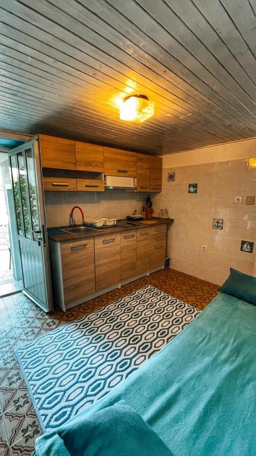 Guesthouse Porto Cres Buitenkant foto