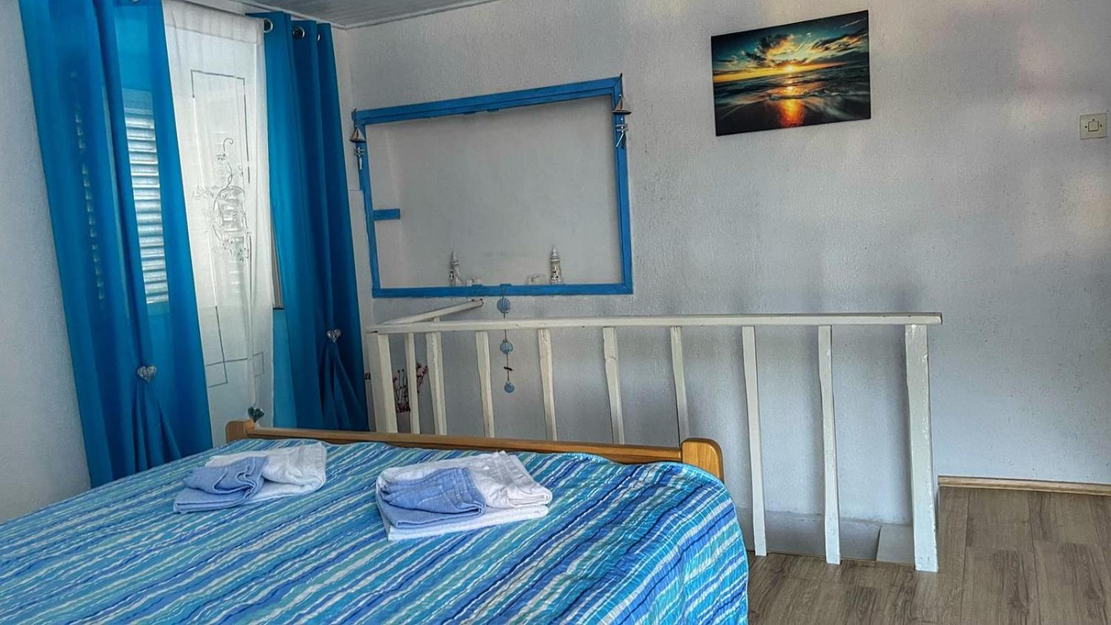 Guesthouse Porto Cres Buitenkant foto